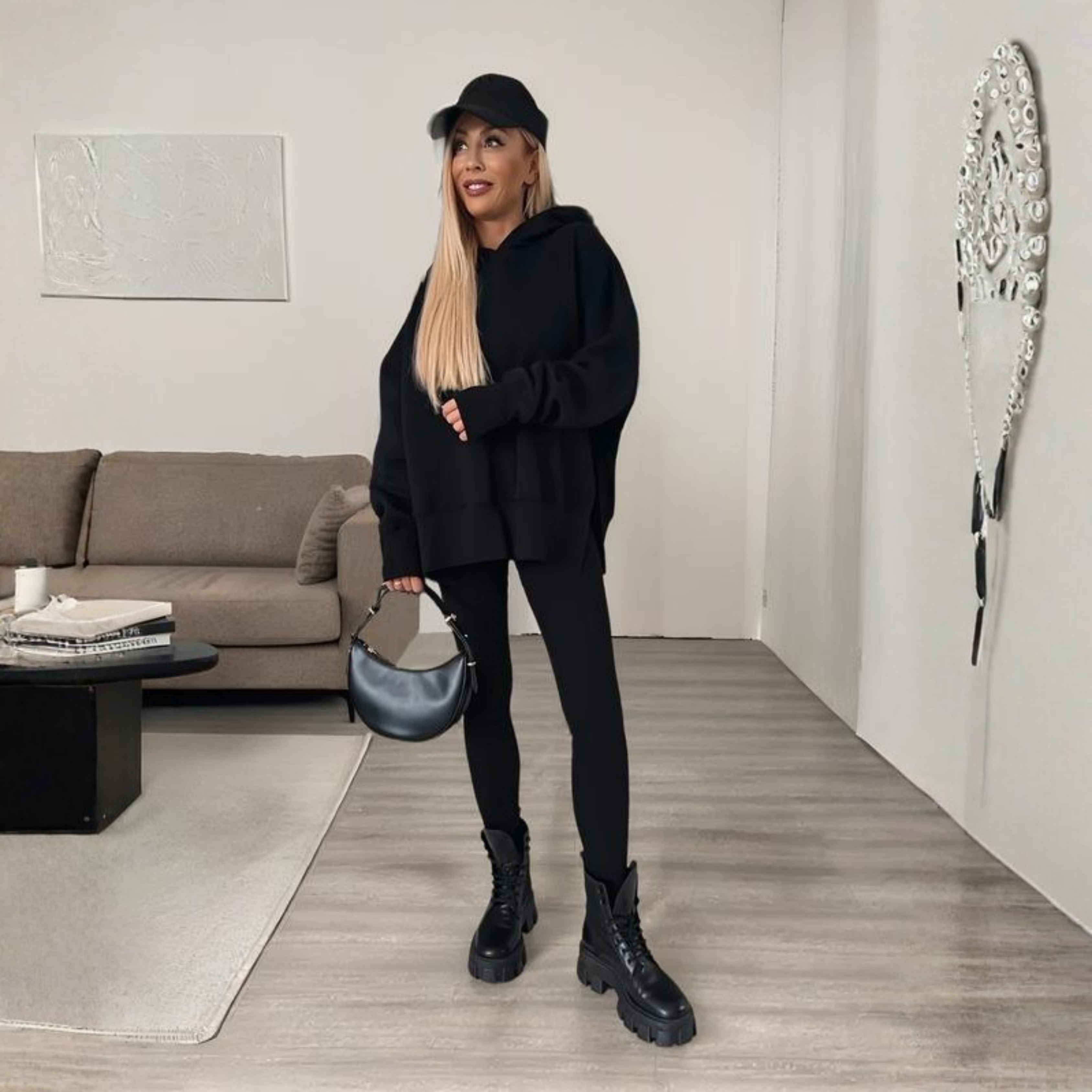 SANIAT - Long Sleeve Hoodie with Skinny Fit