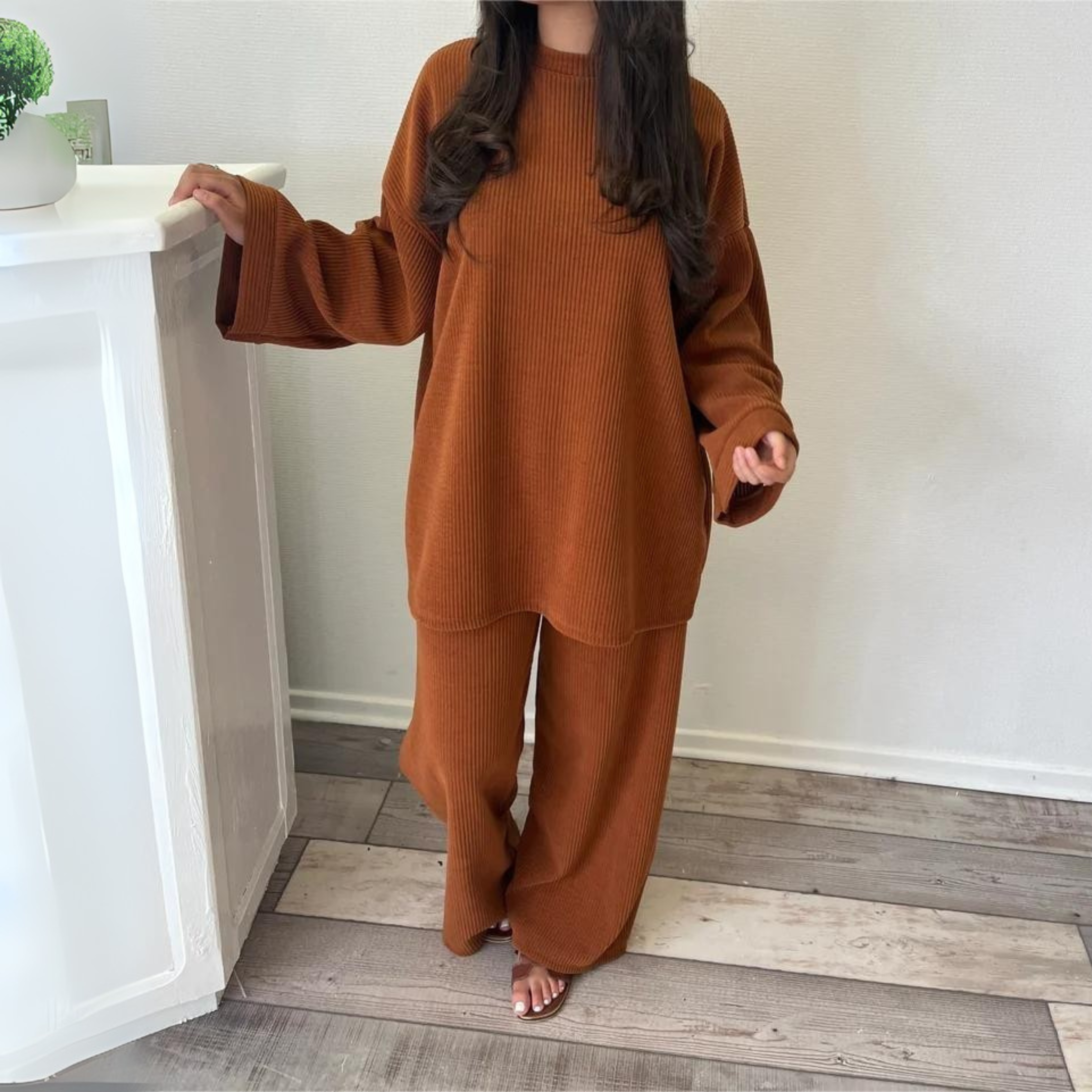 UNIT - Relaxed Fit Top with Wide Leg Pants