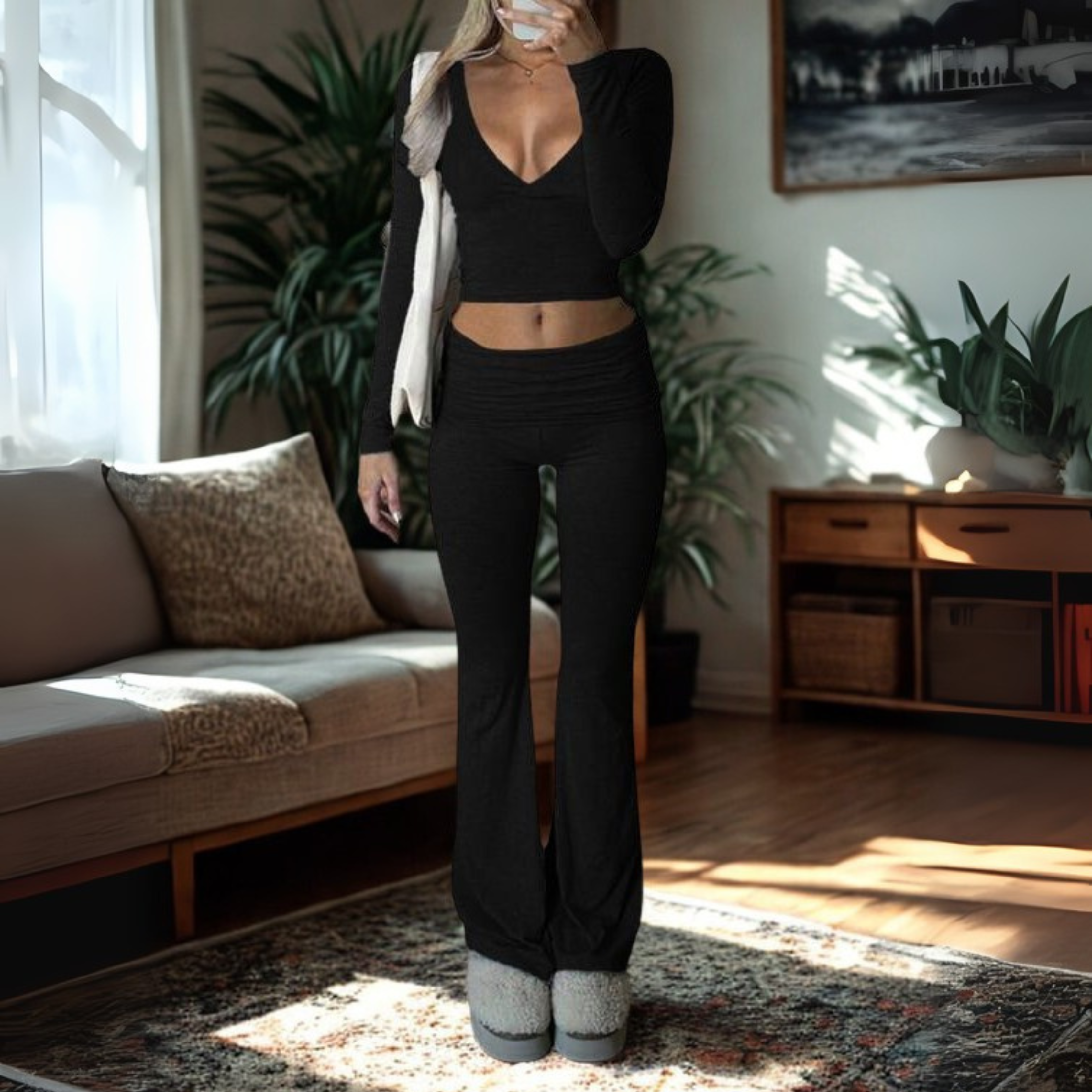 SINAT - Long Sleeve V-Neck Cropped Top