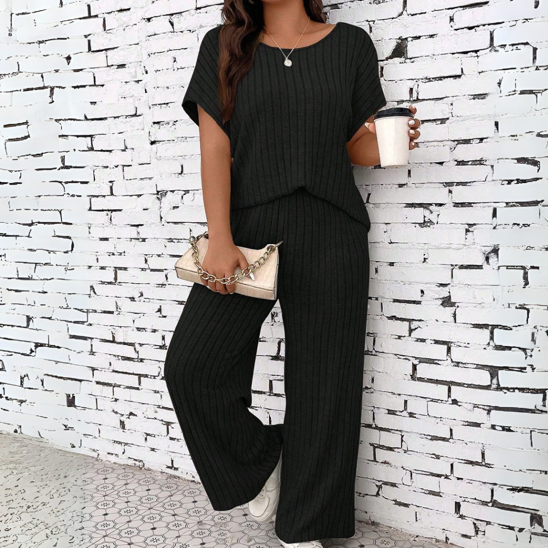 WAUNAT - Curvy Fit Short Sleeve Top