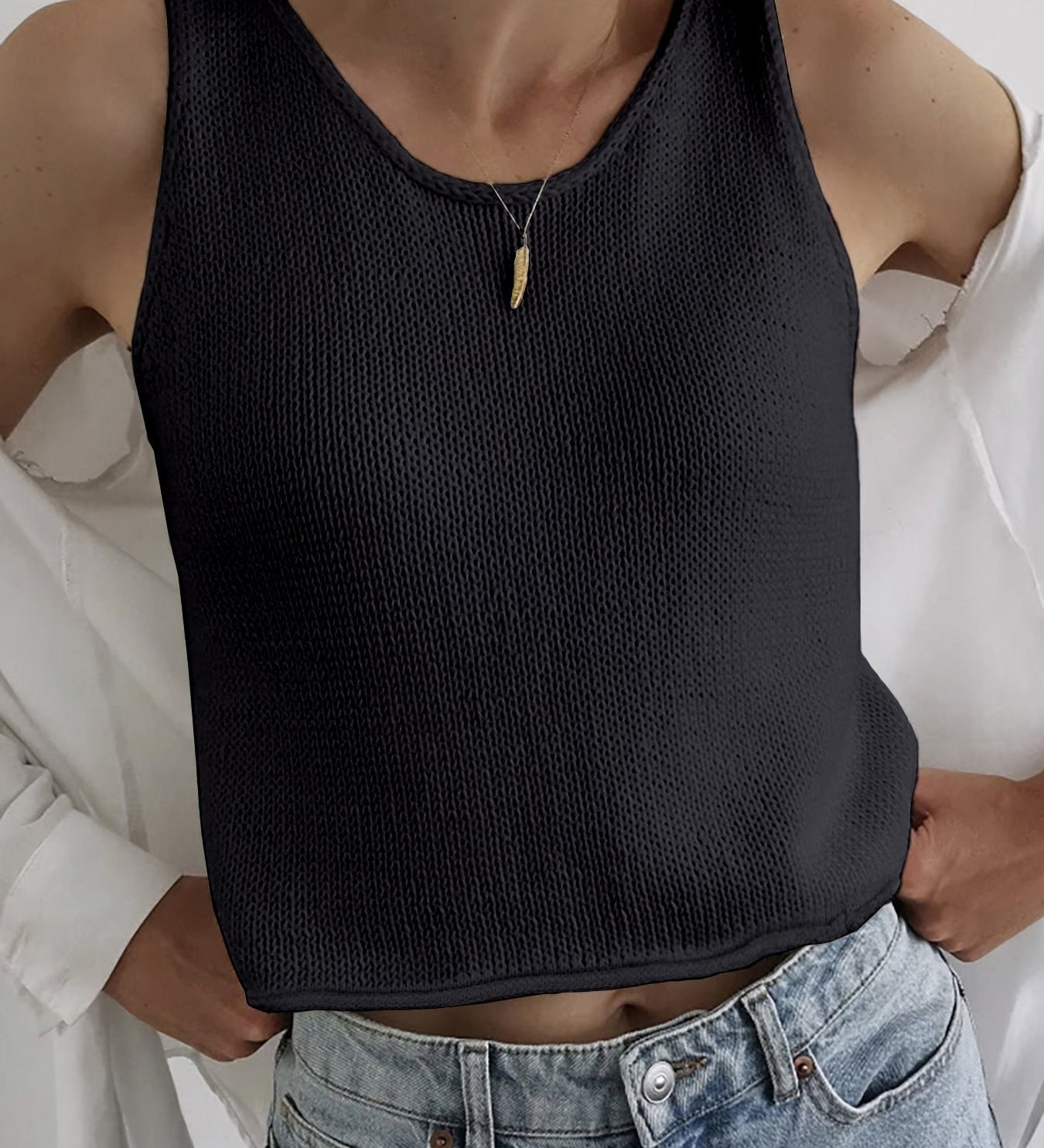 Kareem - Relaxed Fit Round Neck Sleeveless Pullover